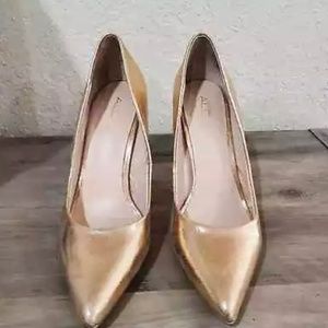 Aldo Leather Rose Gold Shimmer Pointed Toe Heels Size 9